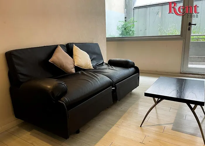 Studio Lit King-Size